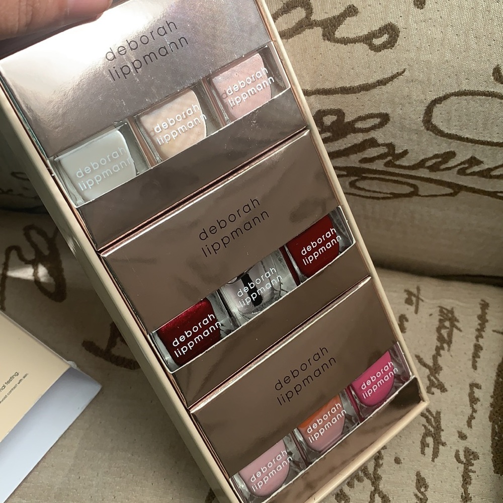 Deborah Lippmann - Picture 3 of 6